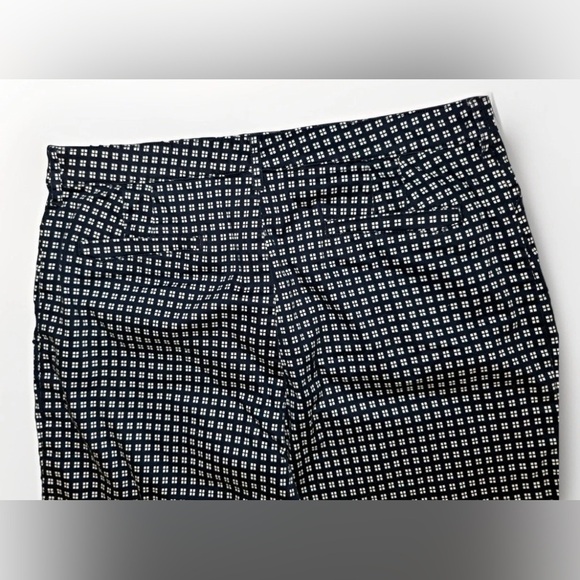 Gloria Vanderbilt Khaki UnItd Navy Blue White Geometric Capri Pants 16 33x18 - Picture 5 of 5